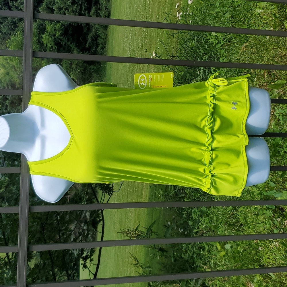 NWT Under Armour Heatgear UA Running Green Tank with Tie Waist Size Medium